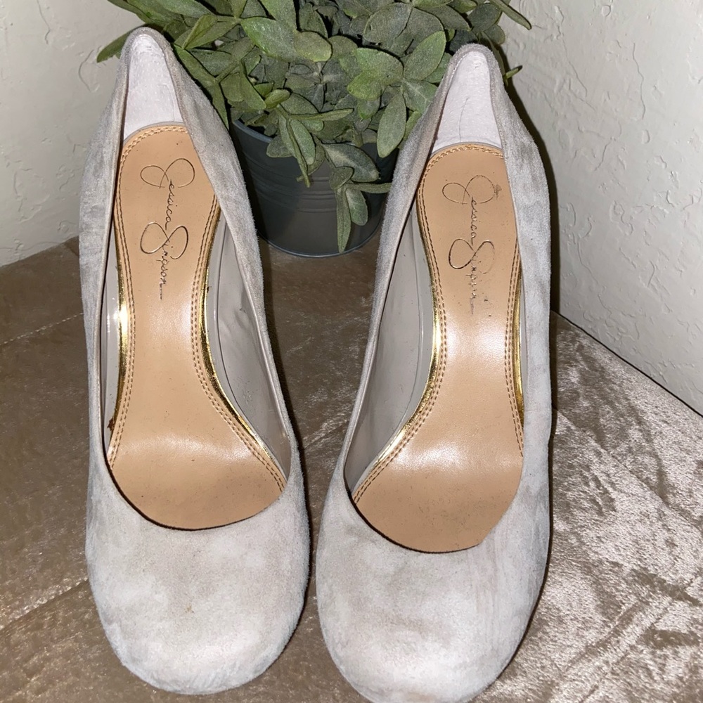 Jessica Simpson Gray Suede Pumps
